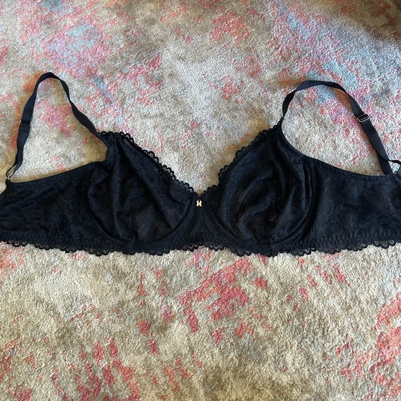 • Savage X Fenty Unlined Lace Bra • - Picture 1 of 5